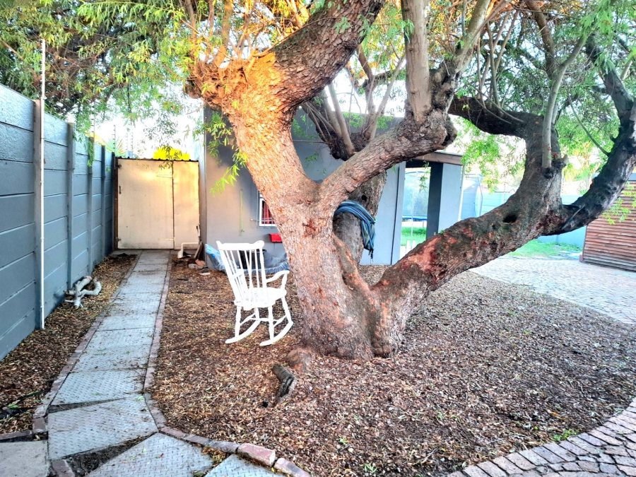 4 Bedroom Property for Sale in Oakdale Western Cape